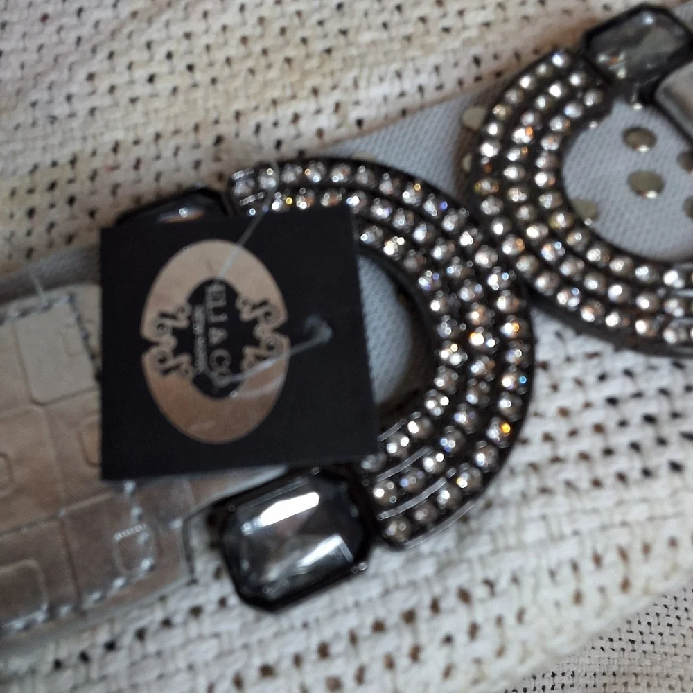 Boutique pearl grey stretch belt with rhinestone accents and buckle OSFM